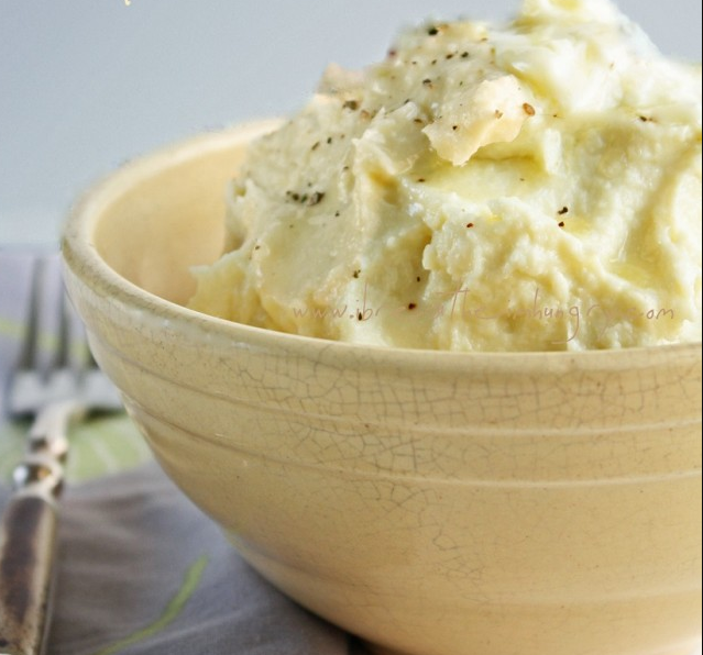 “Better than Potatoes” Cheesy Cauliflower Puree – Low Carb