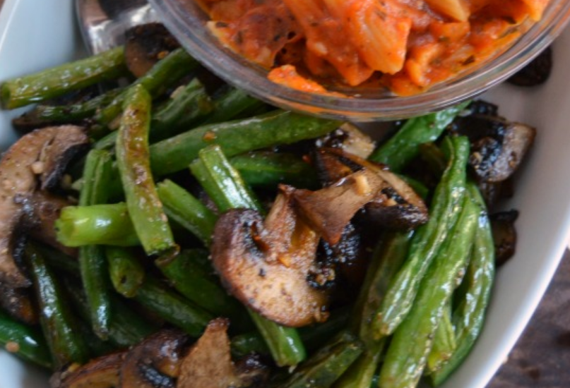 Garlic Roasted Green Beans and Mushrooms